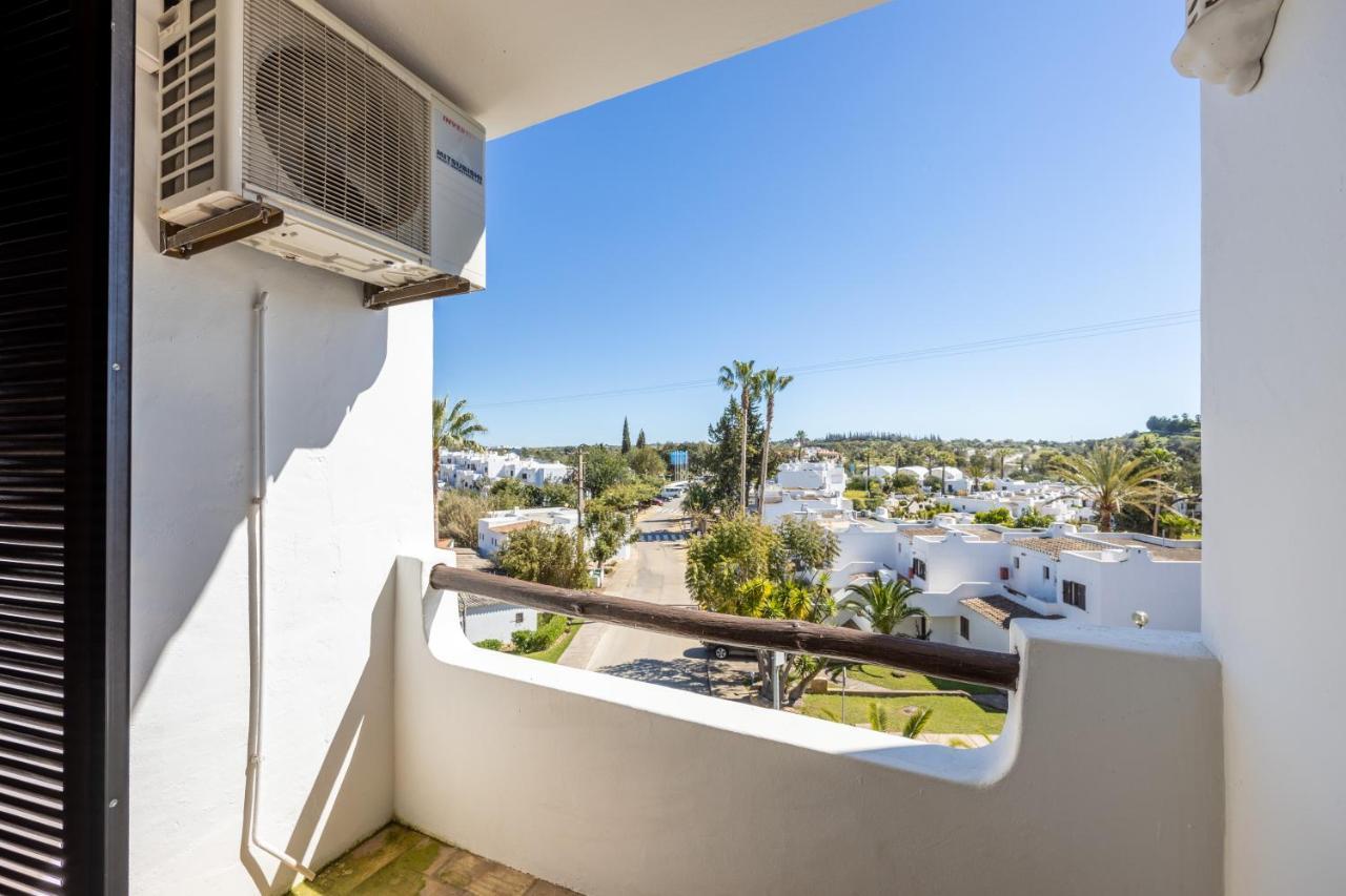 Modha Apartment *