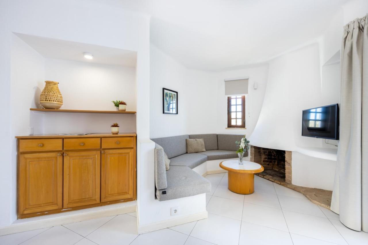 Modha Apartment *